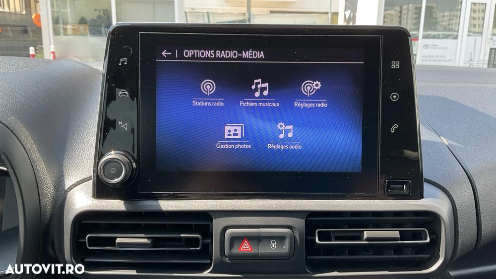Toyota Proace 136 CP 50 kWh L2 6+1 Family+ - 26