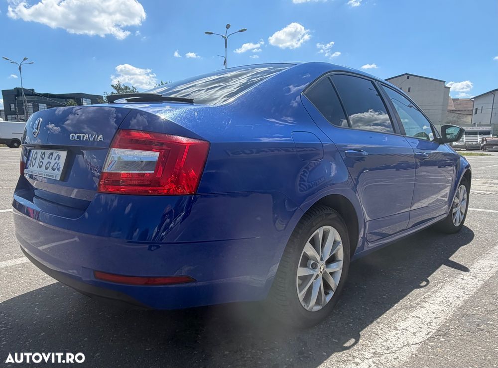 Skoda Octavia 1.6 TDI DSG Style - 16