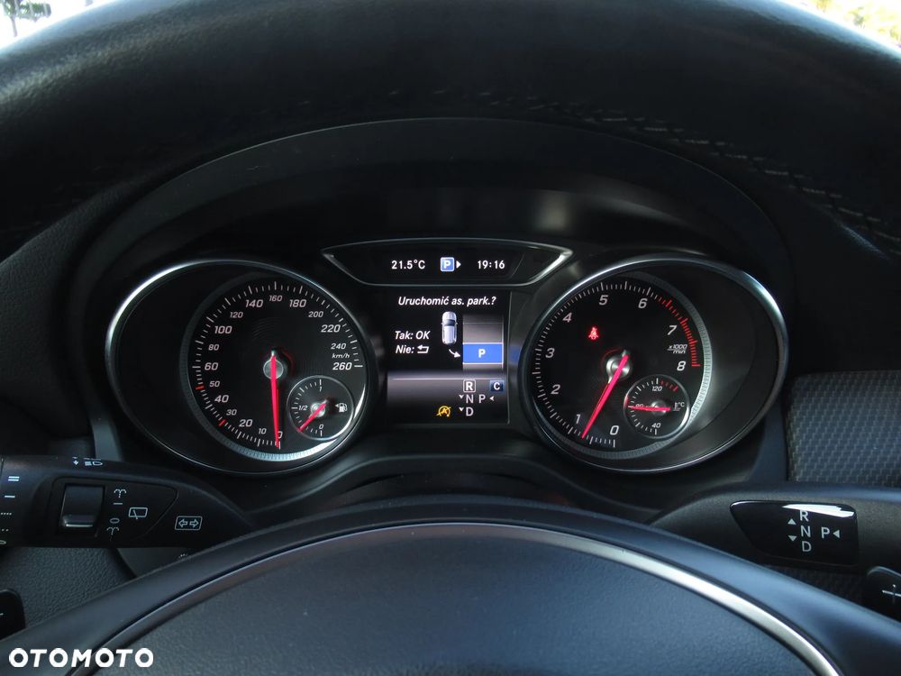 Mercedes-Benz GLA 200 7G-DCT Style - 34