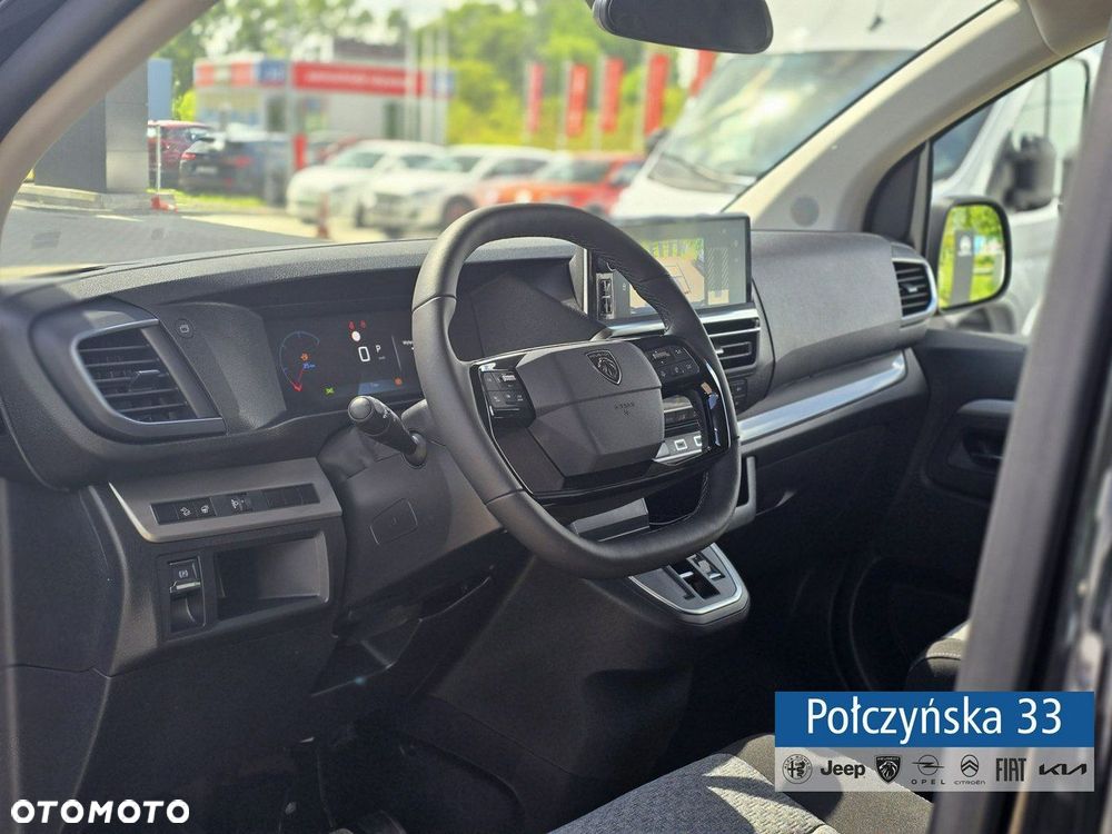 Peugeot Traveller - 11