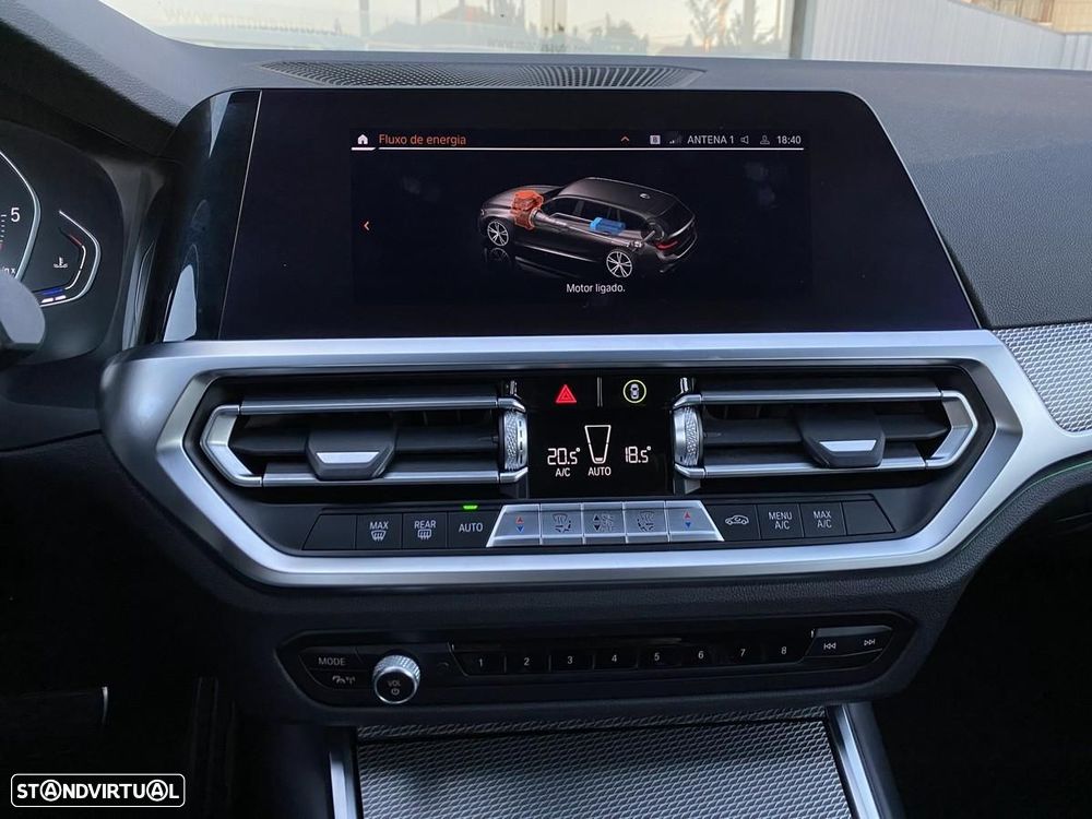 BMW 320 d Pack Desportivo M Auto - 19