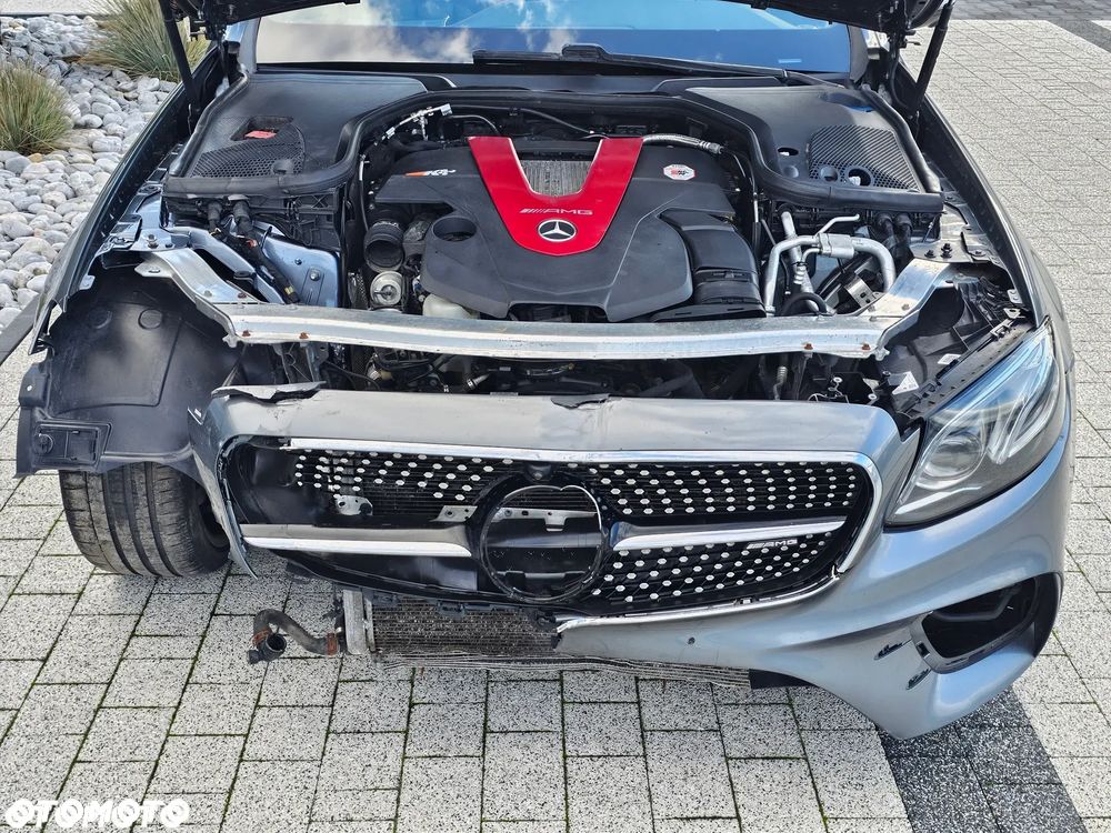 Mercedes-Benz Klasa E 43 AMG 4Matic 9G-TRONIC - 12