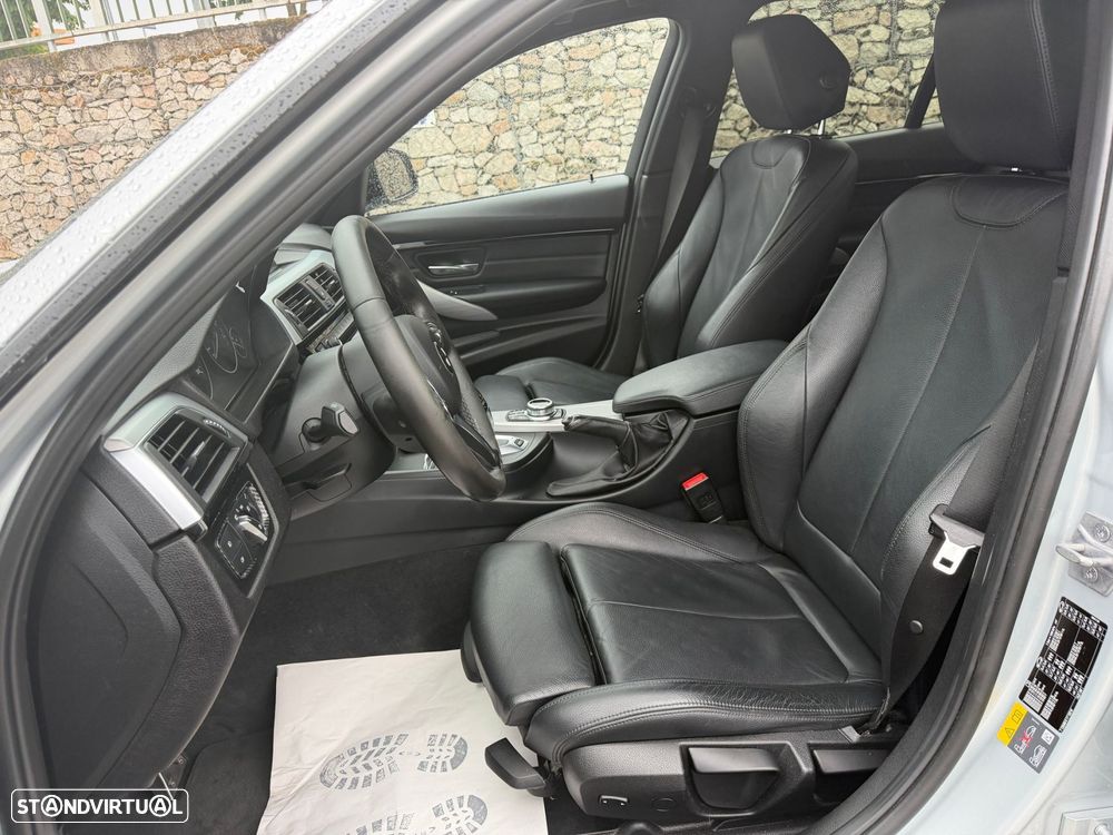 BMW 330 e iPerformance Pack M - 11