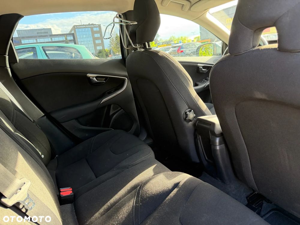 Volvo V40 D2 Kinetic - 9