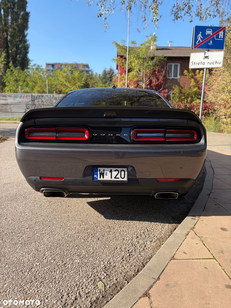 Dodge Challenger - 6