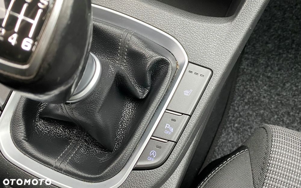 Hyundai i30 1.4 Passion - 33