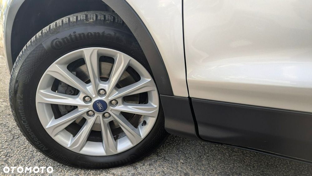 Ford Kuga 2.0 TDCi 2x4 Black & Silver - 39