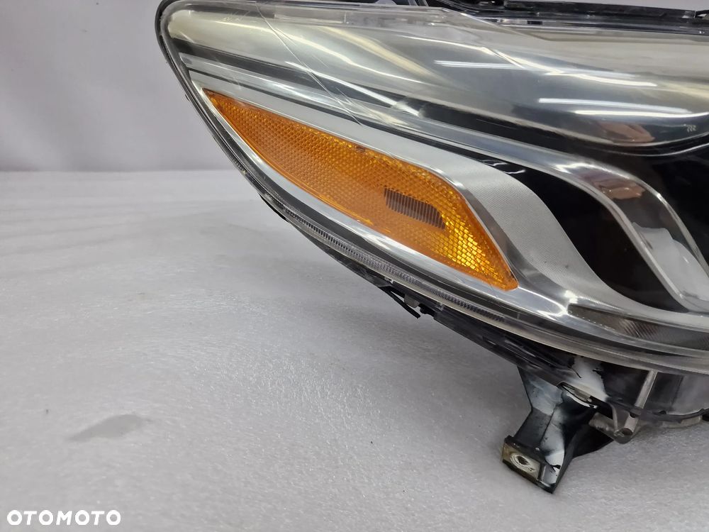 TOYOTA SIENNA SE 15- PRAWA LAMPA PRZEDNIA PRZÓD , NR AUKCJI LA317 - 8