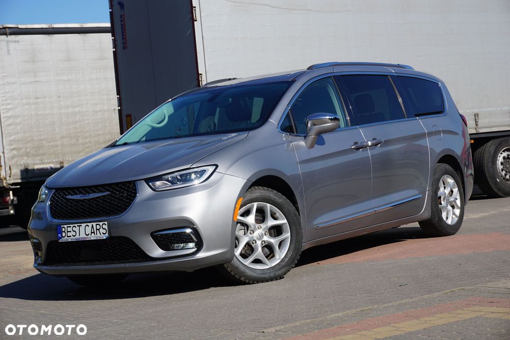 Chrysler Pacifica - 11