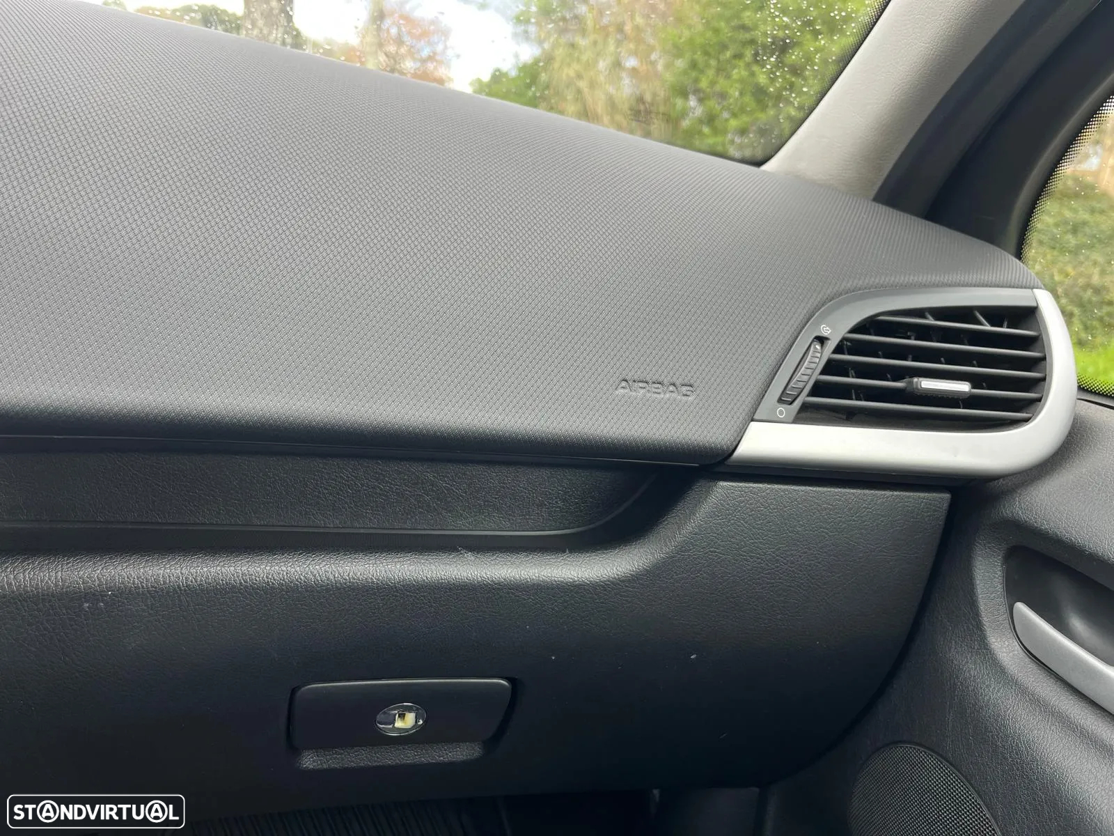 Peugeot 207 1.4 16V Trendy - 14