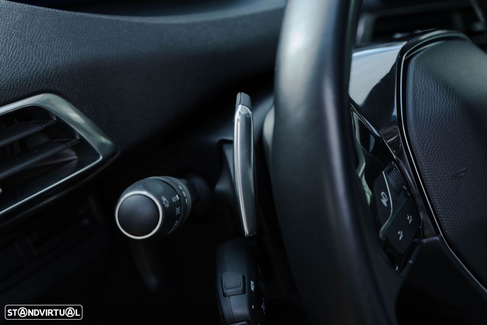 Peugeot 3008 1.2 PureTech Allure EAT8 - 13