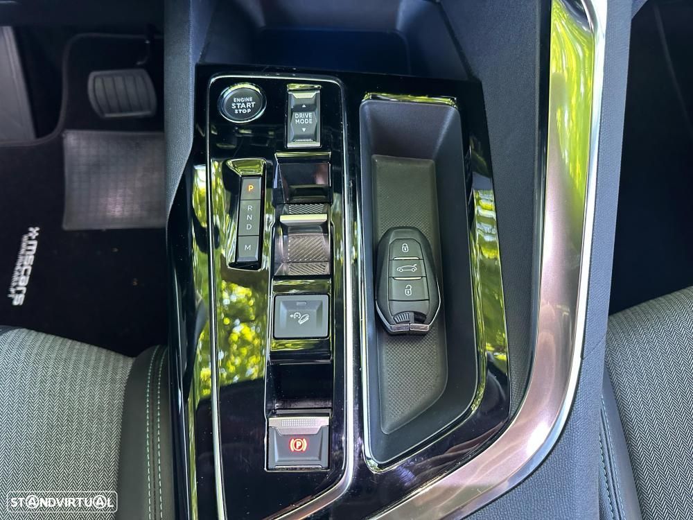 Peugeot 5008 1.5 BlueHDi Allure Pack EAT8 - 34