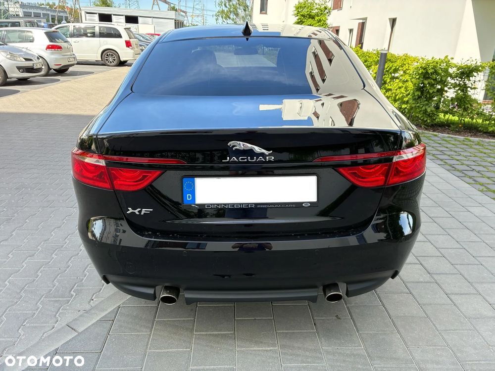 Jaguar XF 20t Prestige - 7