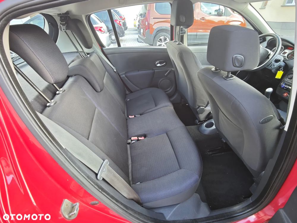 Renault Clio 1.6 16V Expression - 27