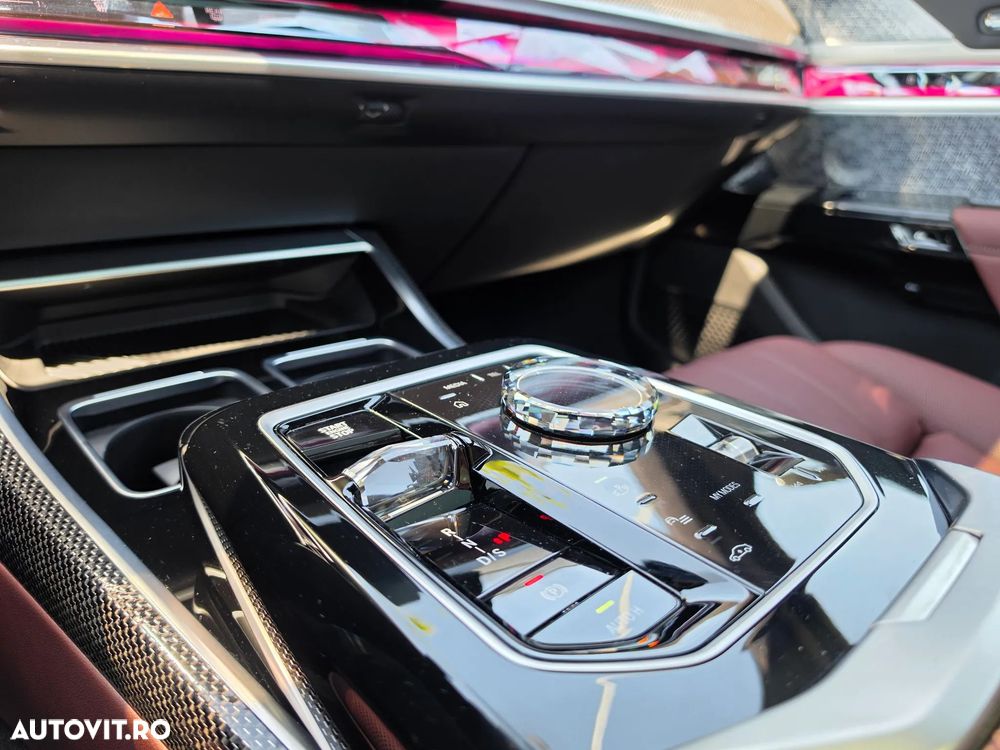 BMW Seria 7 740d xDrive MHEV - 12