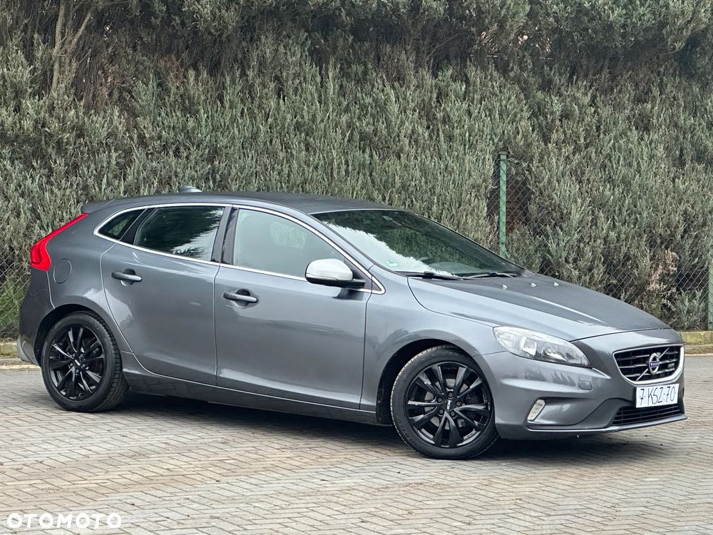 Volvo V40 D2 R Design - 14
