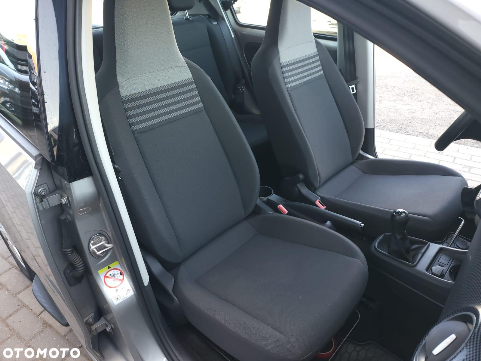 Volkswagen up! 1.0 move - 15