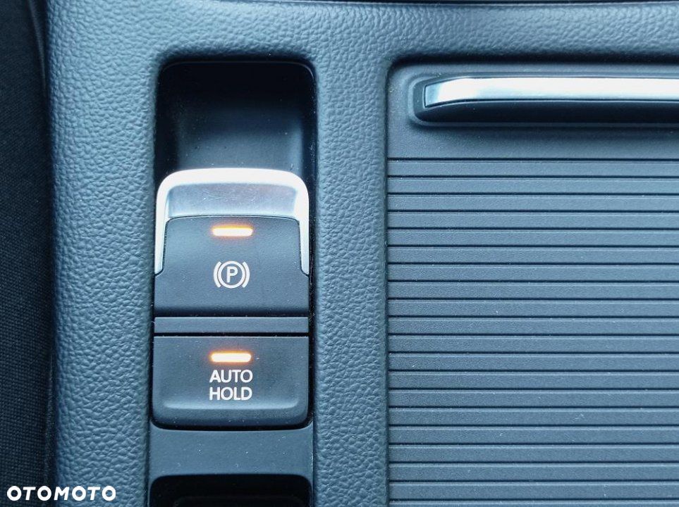 Volkswagen Passat - 33