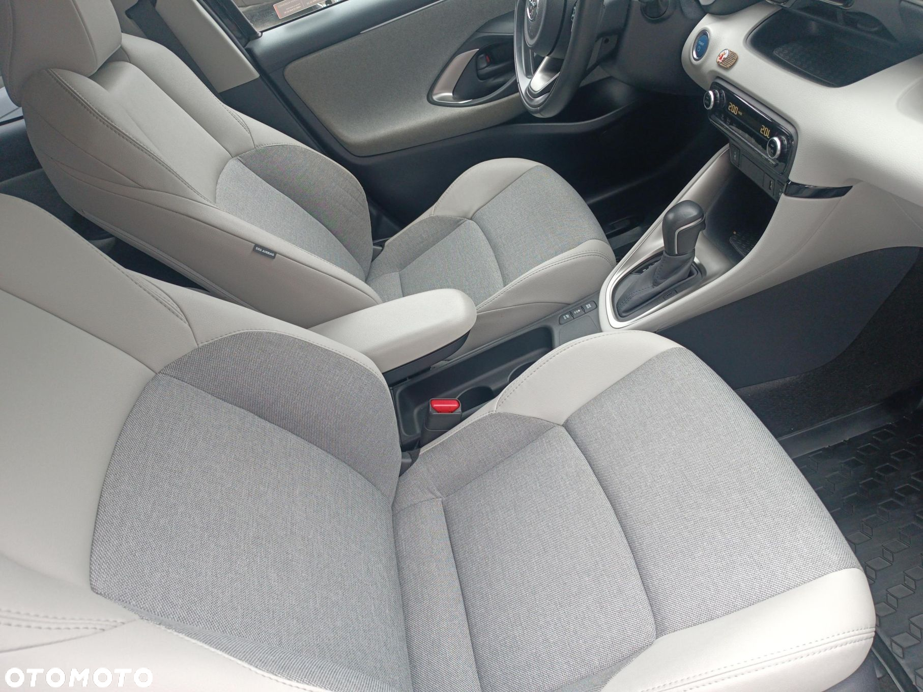 Toyota Yaris - 24