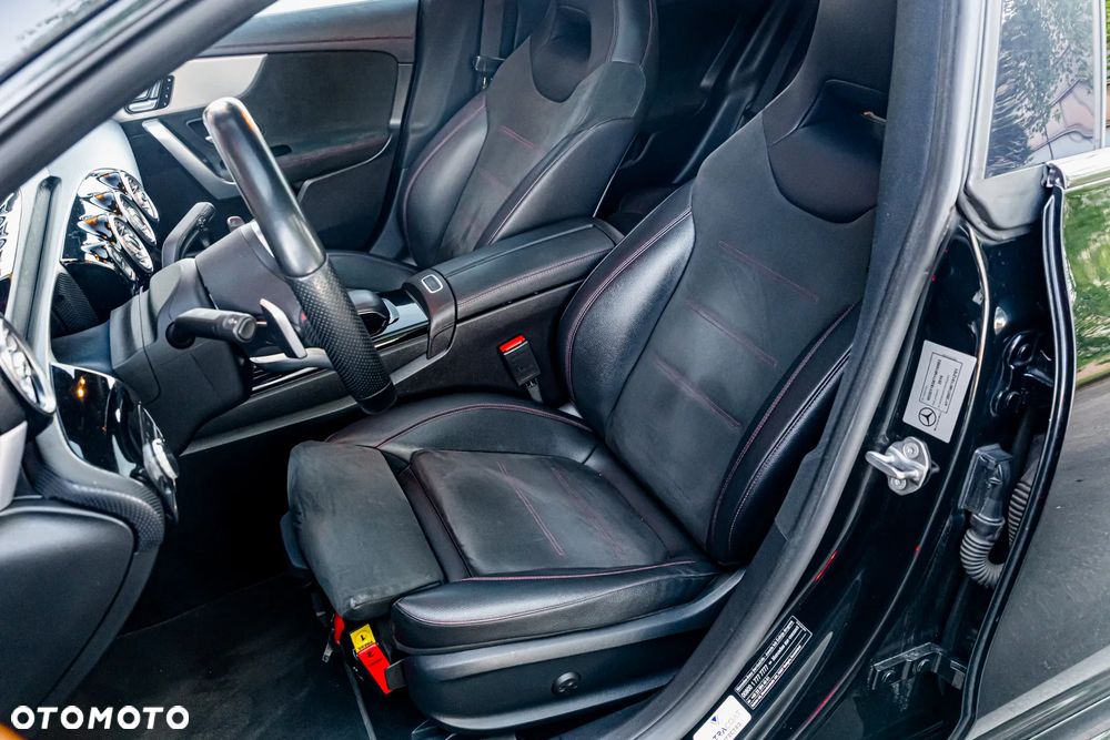 Mercedes-Benz CLA 250 4-Matic AMG Line 7G-DCT - 19