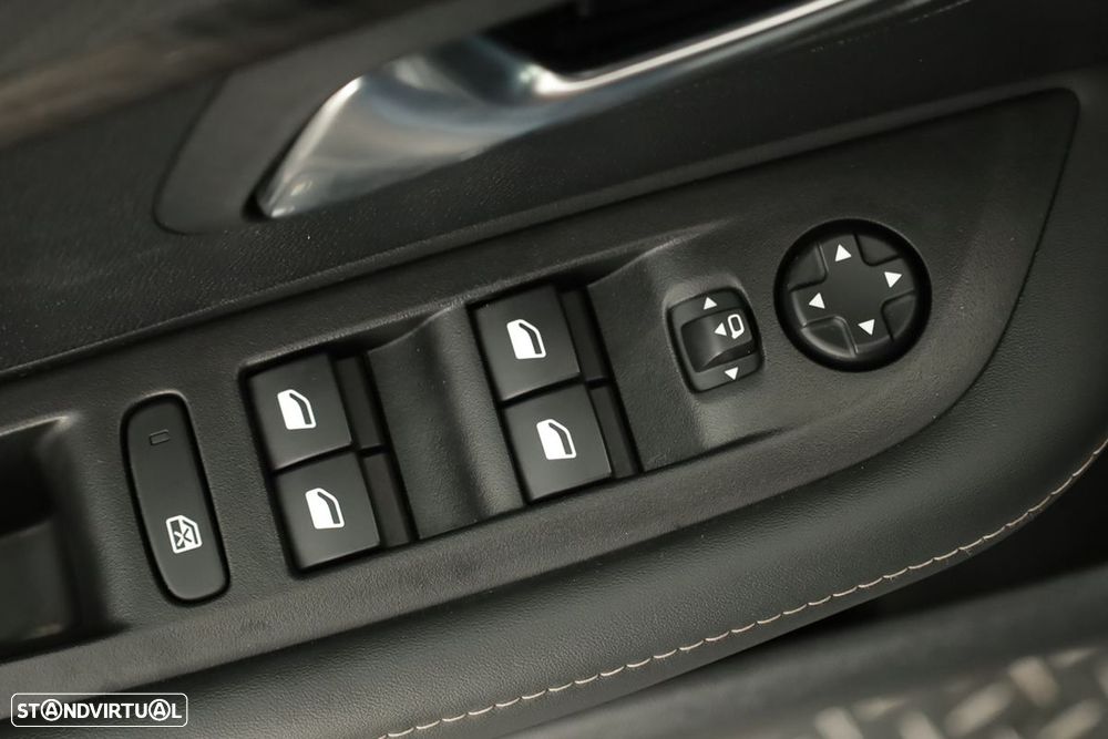 Peugeot 208 1.2 PureTech Allure - 21