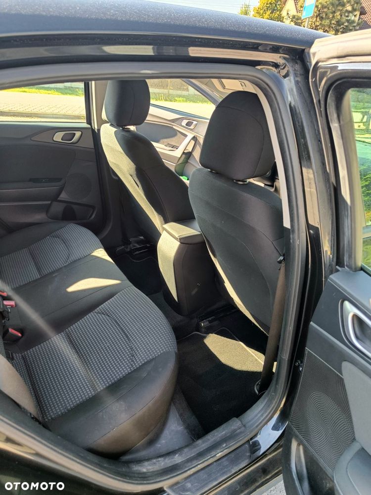 Kia Ceed - 11