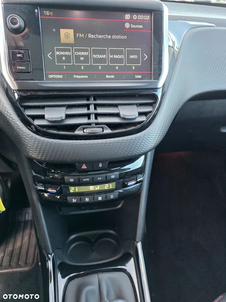 Peugeot 2008 BlueHDi FAP 120 STOP & START GT-Line Edition - 14