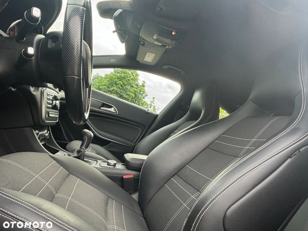 Mercedes-Benz CLA 180 StreetStyle - 18