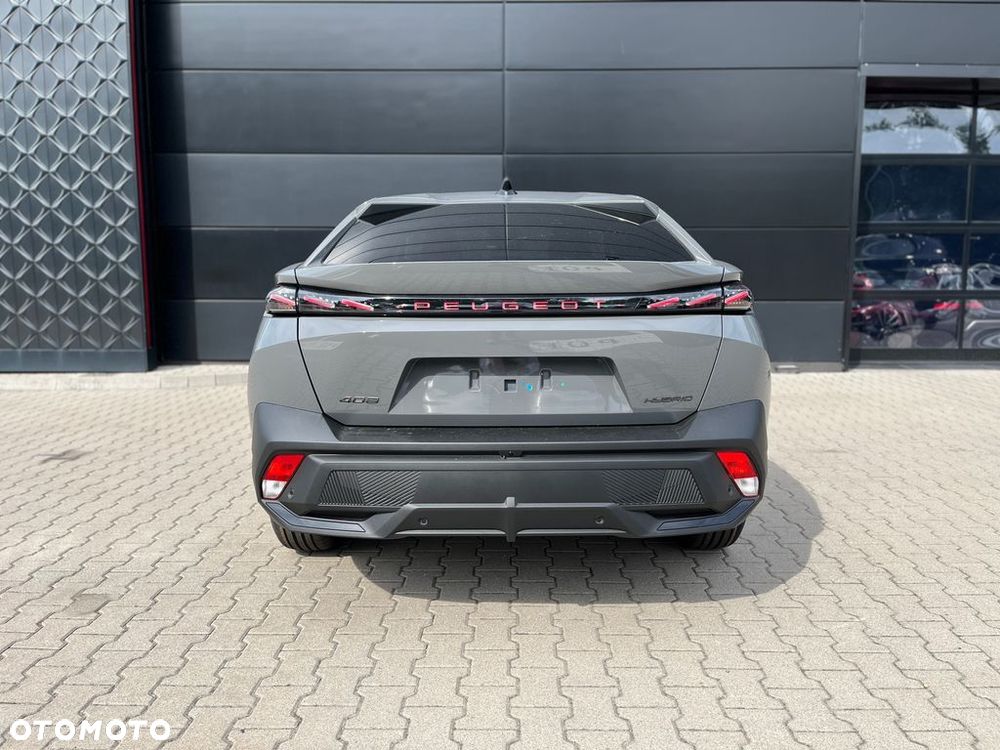 Peugeot 408 - 8