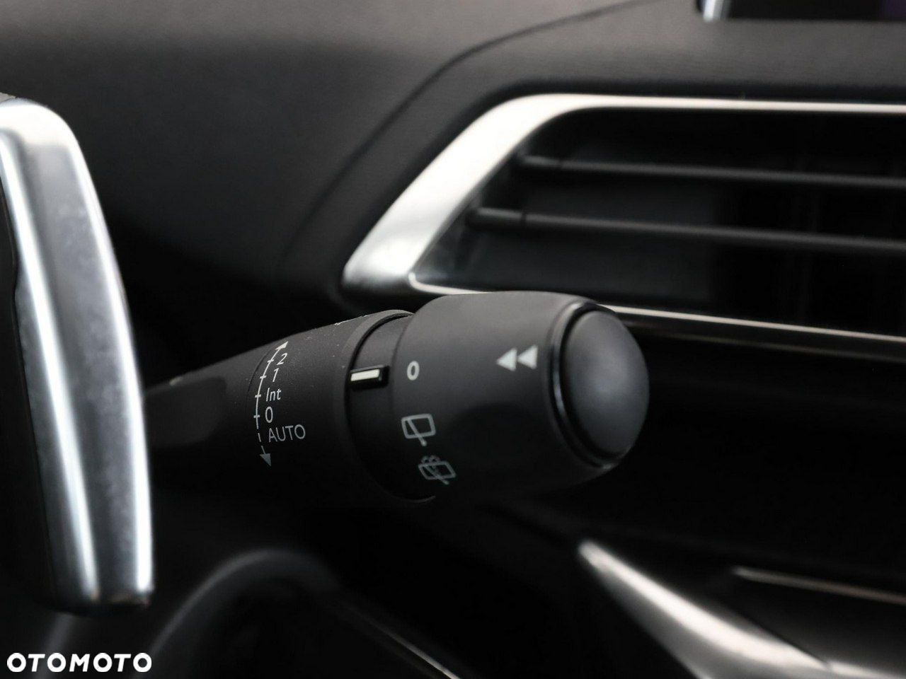 Peugeot 5008 1.2 PureTech Active S&S EAT8 - 32