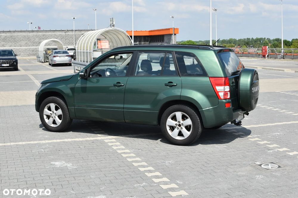 Suzuki Grand Vitara 2.0 De luxe - 22
