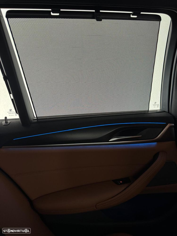 BMW 530 e Pack Desportivo M - 23