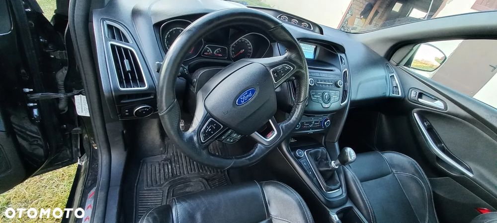 Ford Focus 2.0 EcoBoost ST mit Leder-Sport-Paket - 10