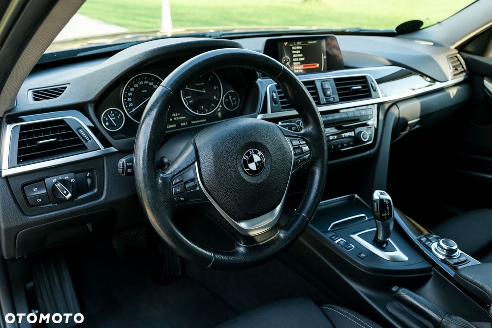 BMW Seria 3 318d Sport Line Shadow - 17