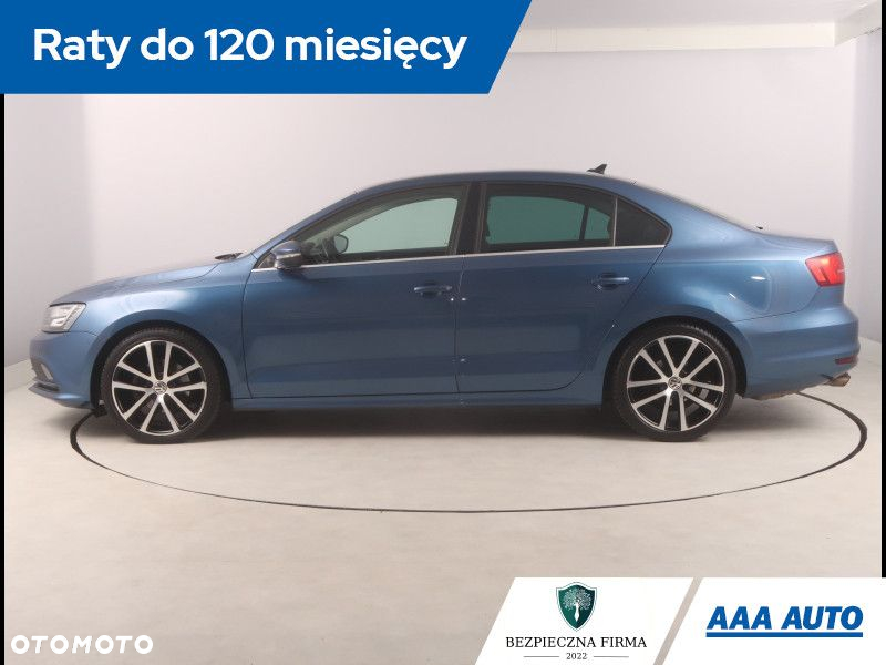 Volkswagen Jetta - 3