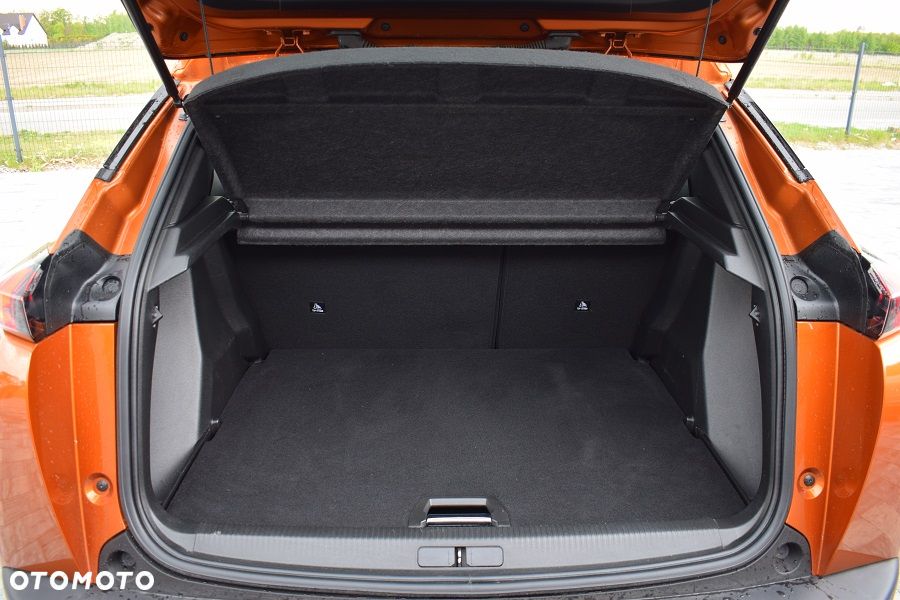 Peugeot 2008 PureTech 130 EAT8 Allure - 10