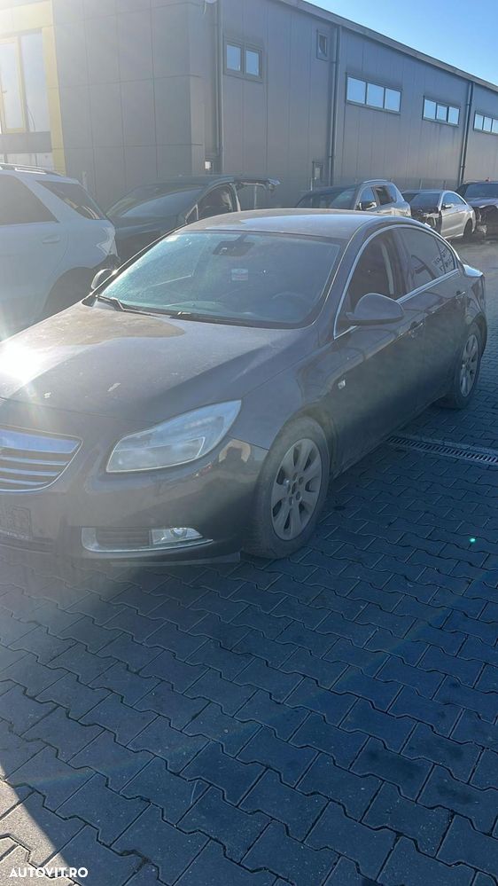 Dezmembram Opel Insignia 2.0 diesel din 2011