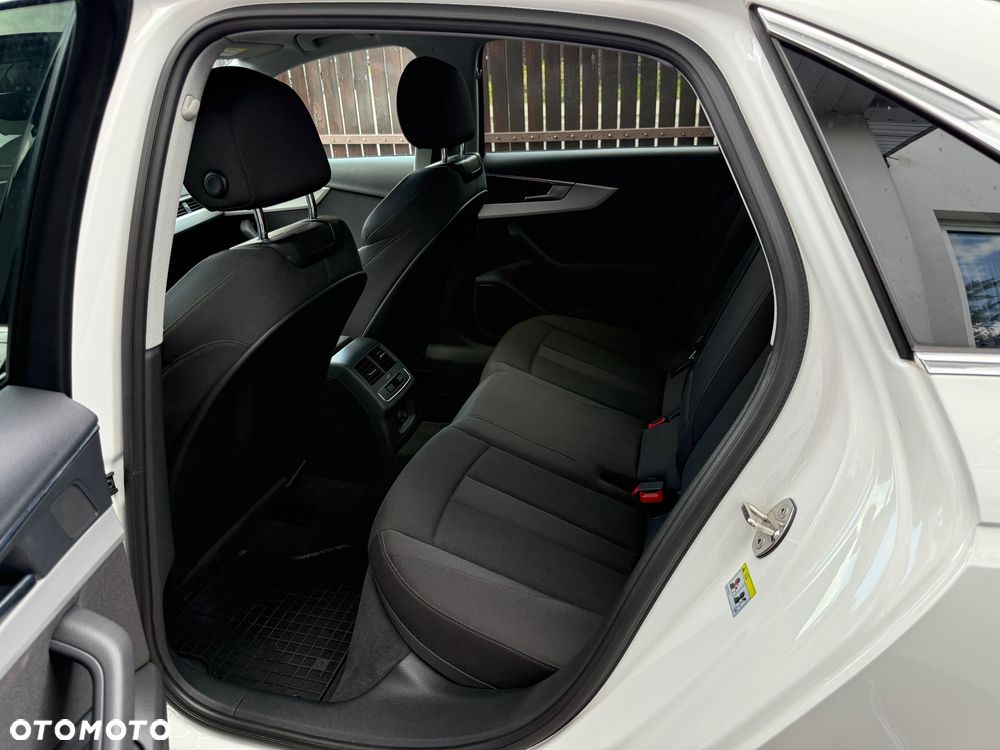 Audi A4 Limousine 35 TFSI Sport S tronic - 9