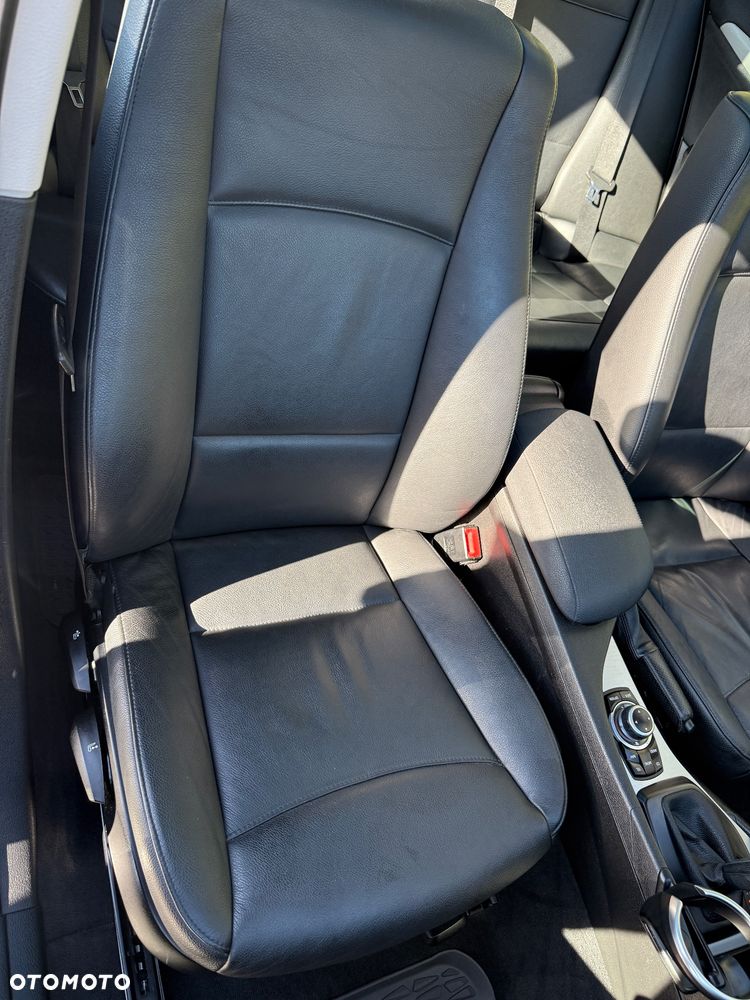 BMW X1 xDrive20d - 13