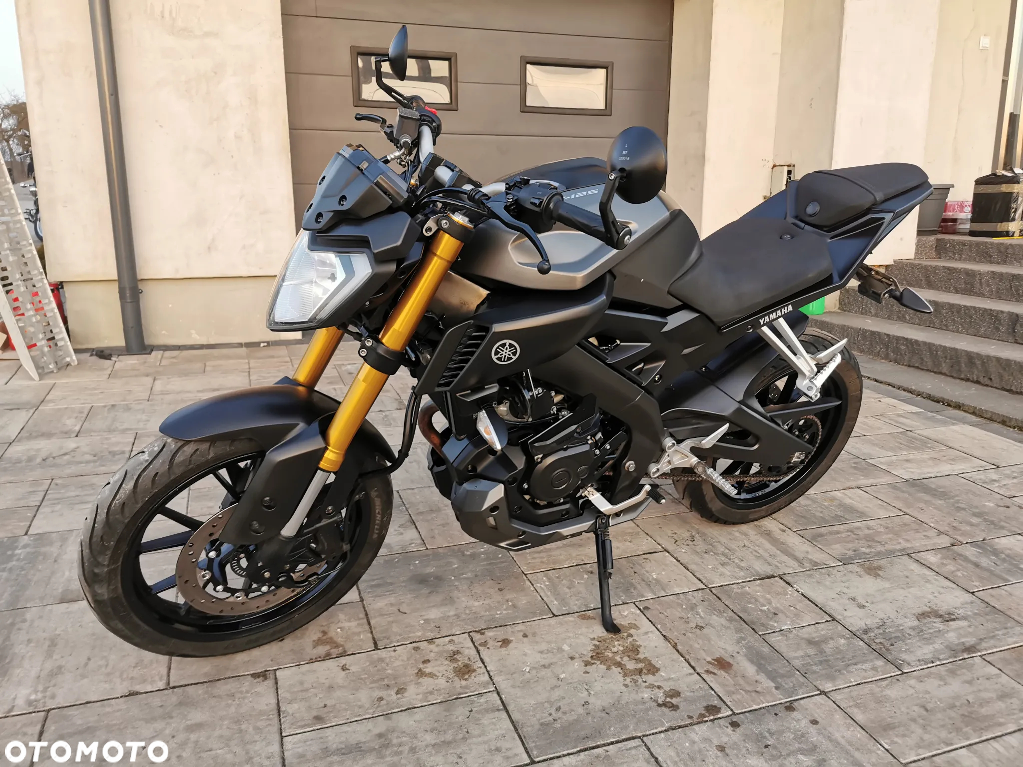 Yamaha MT - 28