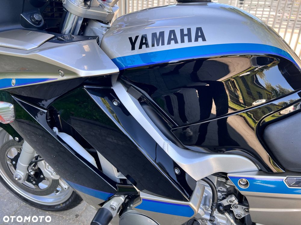 Yamaha FJR - 21