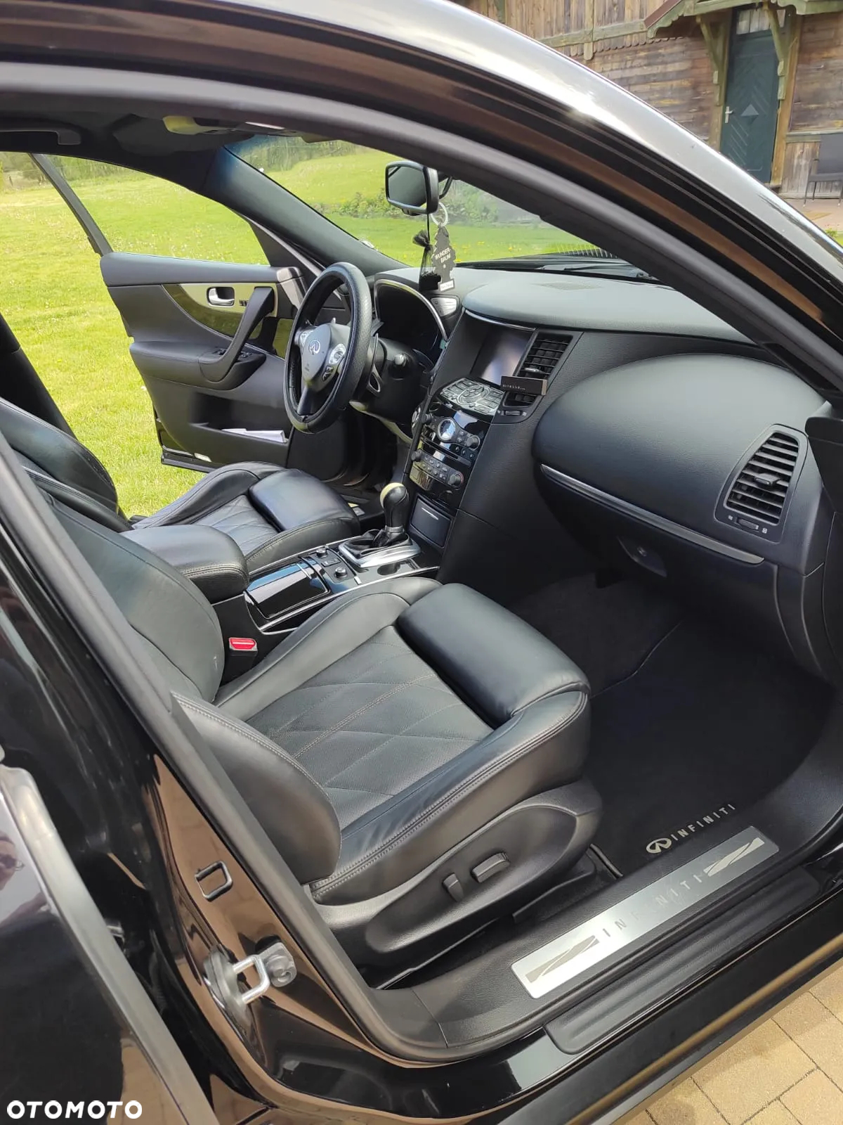 Infiniti QX70 3.0d S - 6