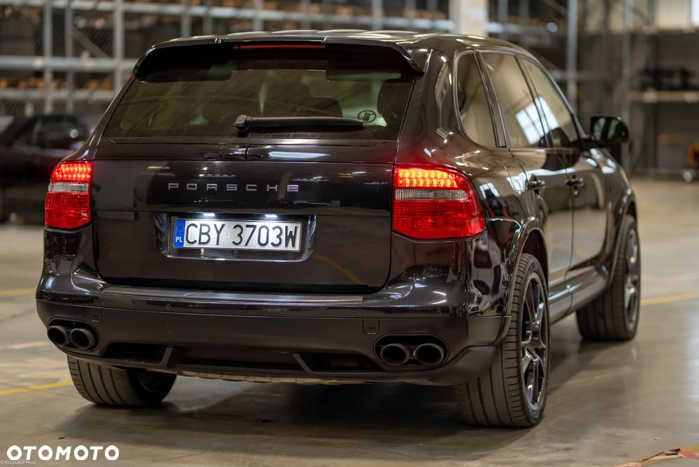 Porsche Cayenne - 4