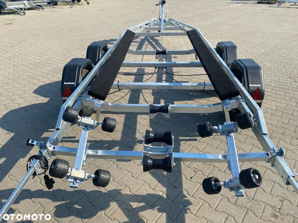 Brenderup Przyczepa pod łódź 7 m DMC2500kg łożyska wodoodporne MOCNA I SOLIDNA PRZYCZEPA PODŁODZIOWA Z PŁOZAMI 2,7M - 10