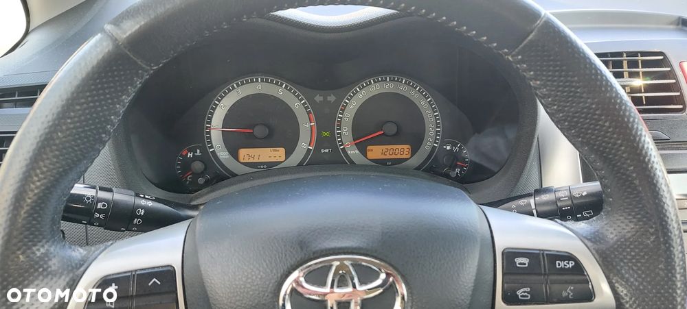 Toyota Auris 1.6 Luna - 7