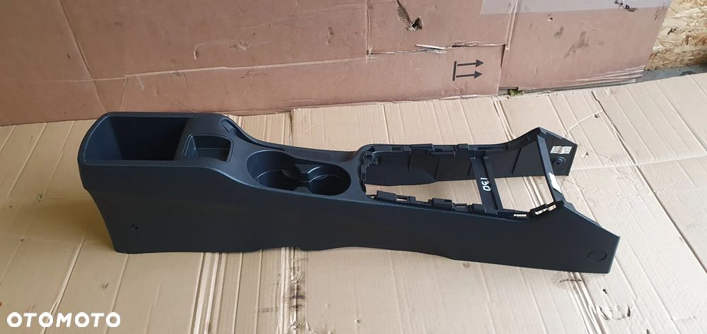 Tunel środkowy osłona tunelu pod podłokietnik Hyundai I30 I - 2