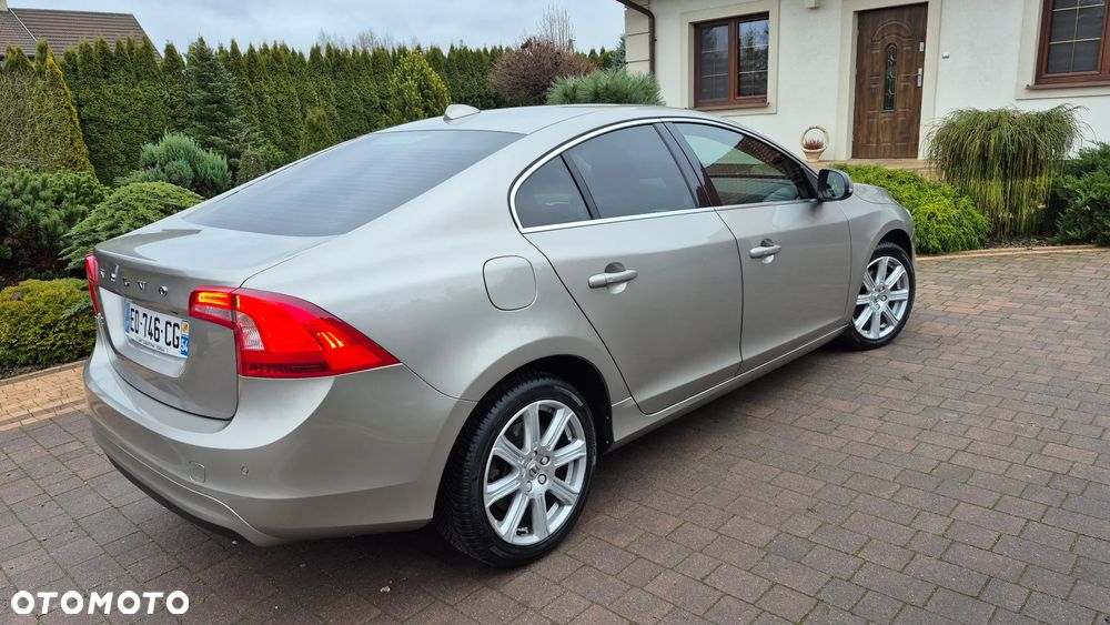 Volvo S60 D3 Geartronic Summum - 5