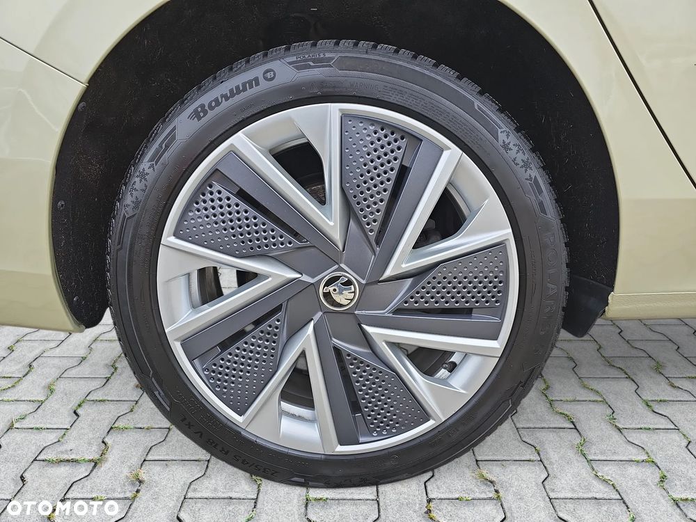 Skoda Superb 2.0 TDI SCR Selection DSG - 14