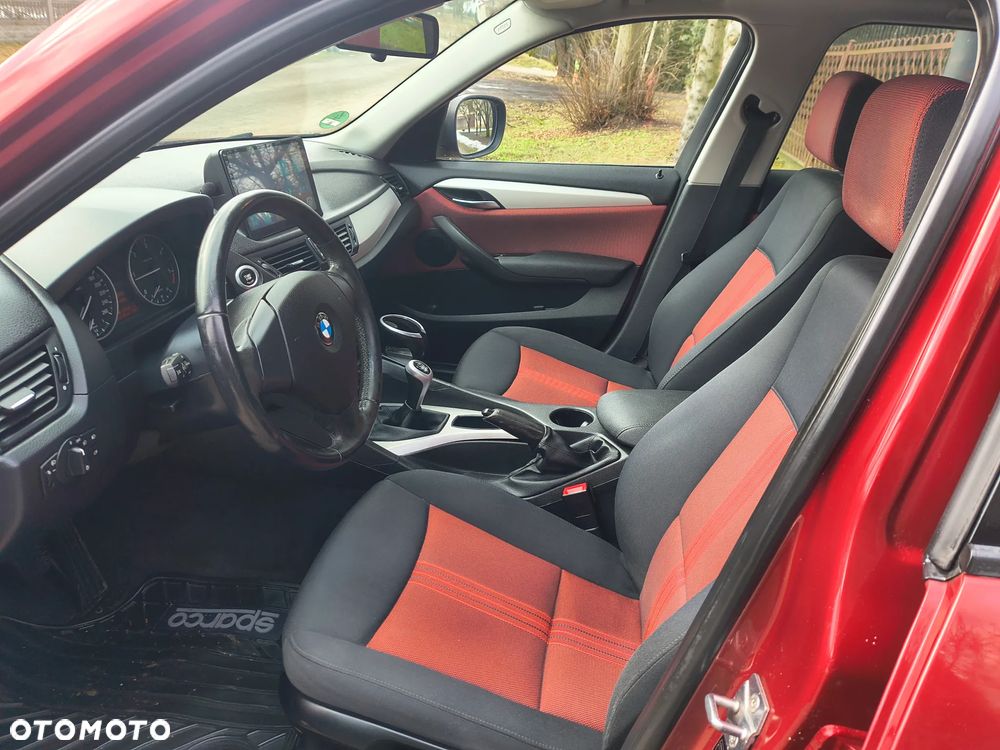 BMW X1 sDrive18d Sport Line - 24