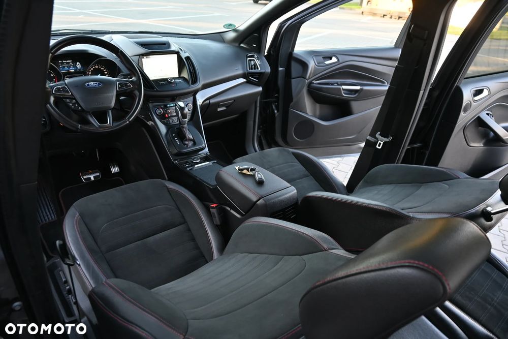 Ford Kuga 1.5 EcoBoost 4x4 ST-Line - 38